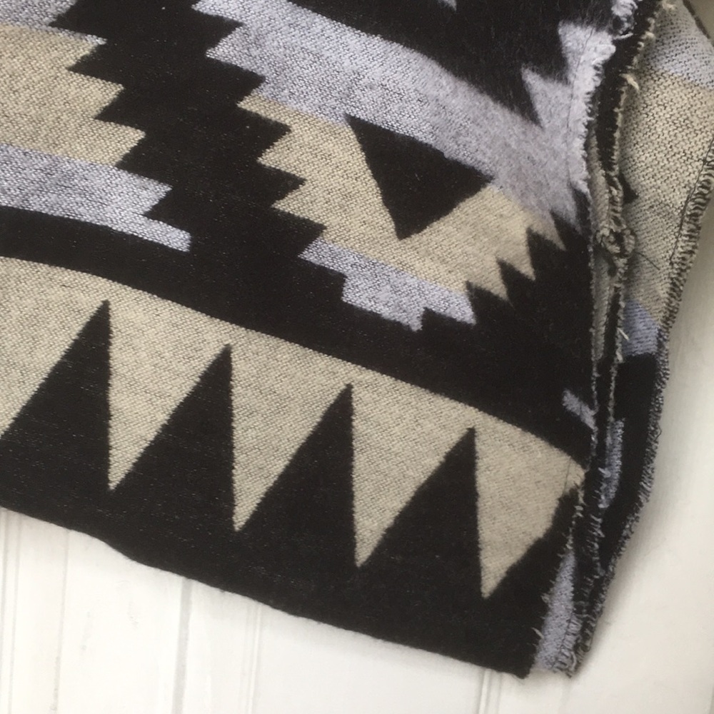 ASOS Wide Infinity Scarf! - Picture 3 of 8